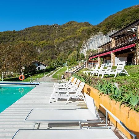 Cozy Chalet At Marone Lake Lombardy With Pool Exterior foto