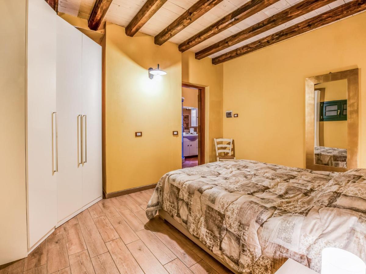Cozy Chalet At Marone Lake Lombardy With Pool Exterior foto